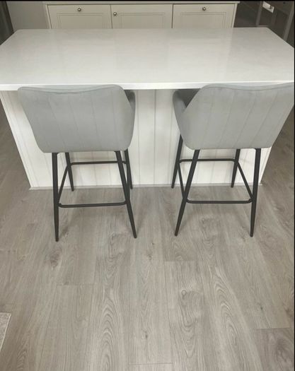 Dinning Table and Chairs