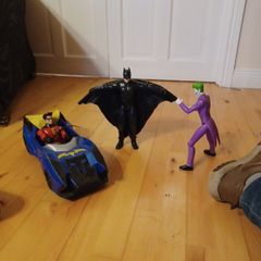 Batman Movie Batmant with popout wings including Robin  and Joker figures and Batmobile