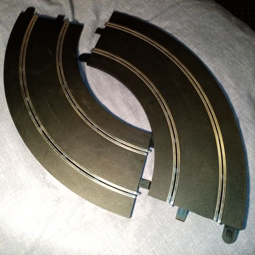 Scalextric C8529: 2x 90 degree Radius 2 Track Curve  (r2)