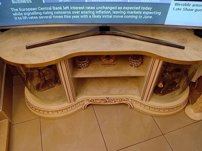 tv stand
