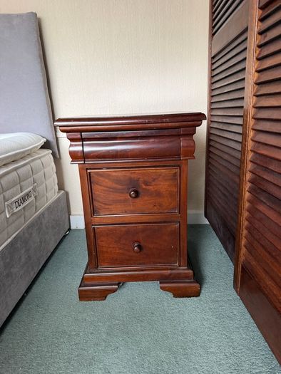 Mahogany Locker