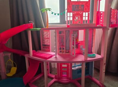 Barbie Dreamhouse playset
