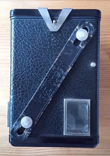 Brownie Video Six-20 Model D England 120print 6#9 Film Camera