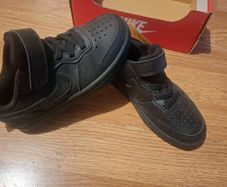 nike black runners kids size 27.5