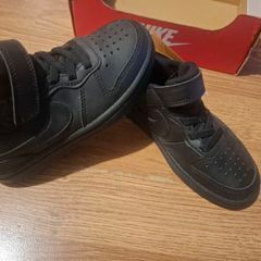 nike black runners kids size 27.5