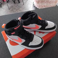 Nike trainers Size 1.5