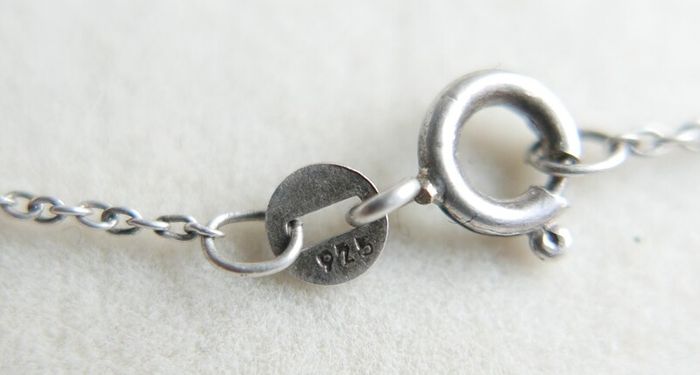Vintage Sterling Silver 18 Pendant Necklace length 17" - 2g