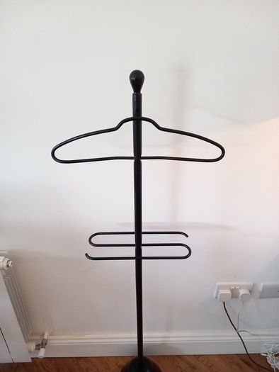 Coat rack Servomuto model no. 36 by Achille Castiglioni 1986  for Zanotta. Intact and original, with authenticity seal and branding on the bottom. No longer in production, rare. Holder office home designers made in Italy trousers tie rack  jacket hanger H