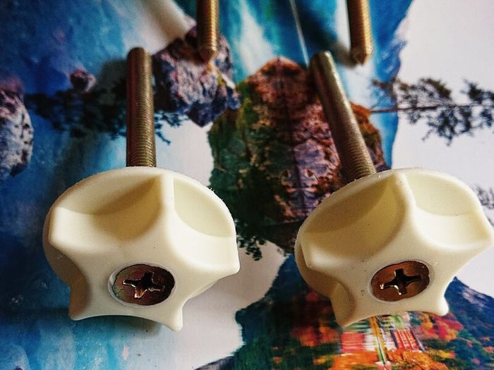 headboard screws