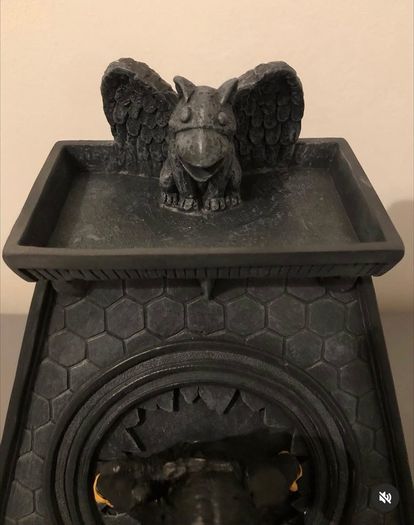 The Crow Neca fountain 2002