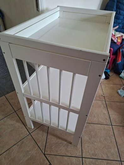 baby changing unit