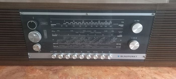 Vintage Blaupunkt radio with extra Bass speaker works and sounds great