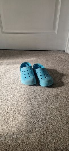 croc style shoes