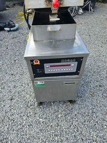 pressure fryer