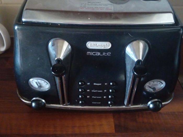 4 slice toaster black