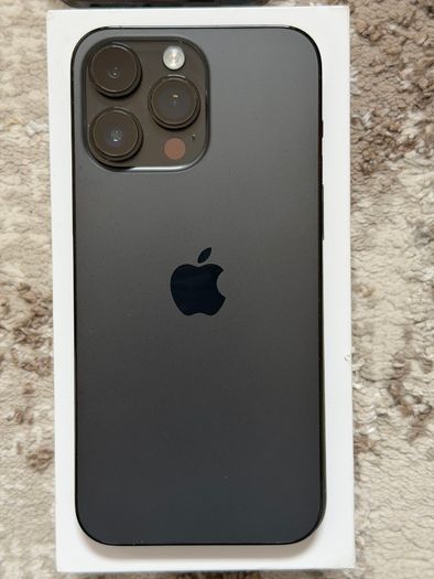 iPhone14 Pro Max - 256GB w/ screen protector & MagSafe Case