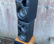 Pioneer 3 way bookshelf speakers