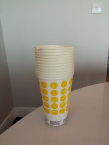 Set of 12 paper cups