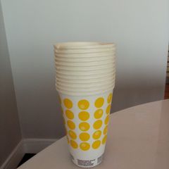 Set of 12 paper cups