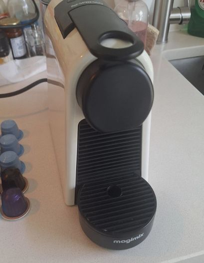 Nespresso Magimix Essenza Mini (for repair)