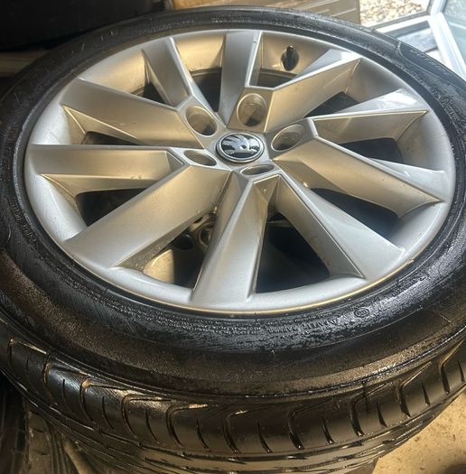 Set of 4 Skoda superb alloys (genuine)+ new tyres -can meet