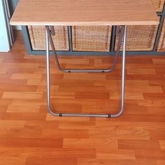 folding table