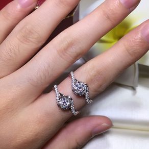 Women's silver ring