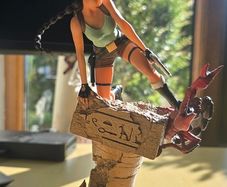 Lara Croft Tomb Raider The Ruins of Revelation Figure by Weta
