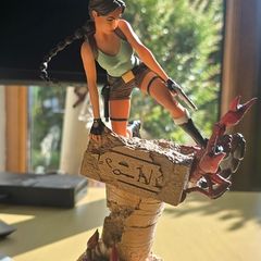 Lara Croft Tomb Raider The Ruins of Revelation Figure by Weta