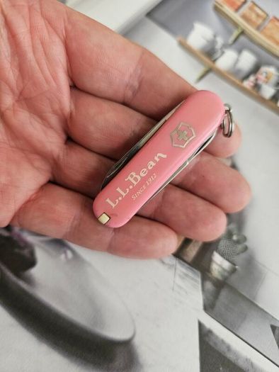 Vintage Victorinox L.L.Bean Classic Pink 58mm Swiss Army Knife Keychain tool Collectable