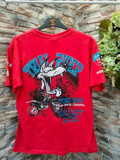 FIM Trial World Championship T-shirt  Front and back print's  Size medium  Great condition  Prints on the sleeves  Perfect for any motor cycle enthusiast