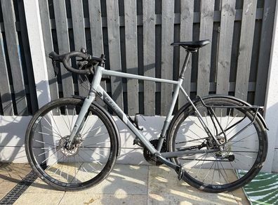 Cube Nuroad gravel bike - grey