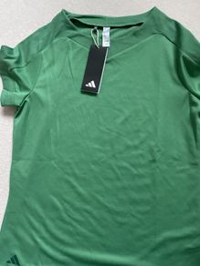 Adidas sports top size S