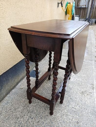 Antique Solid Oak Gateleg Drop Leaf Table