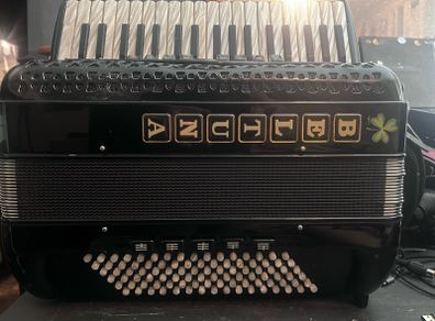 Beltuna 96 bass piano Accordion with midii