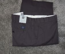 New  Men's Chino, size 40