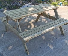 picnic bench