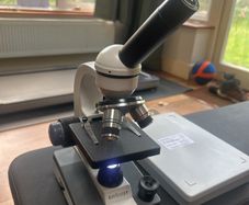 microscope AMSCOPE M150C and MOLYMOD molecular model set