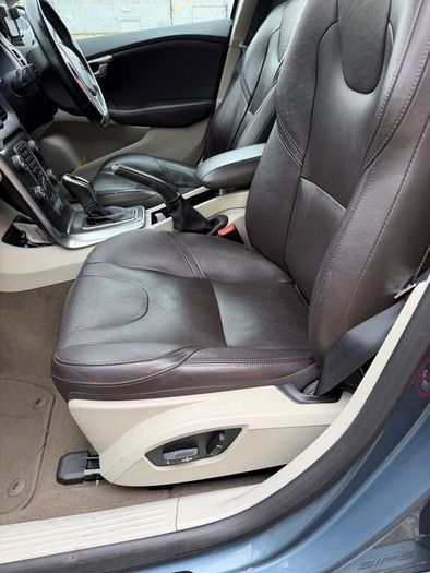 Volvo V40 2014