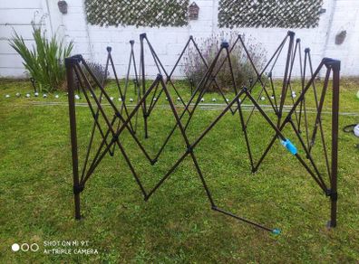 Pop up folding gazebo(broken needs repair)+side walls set of 2