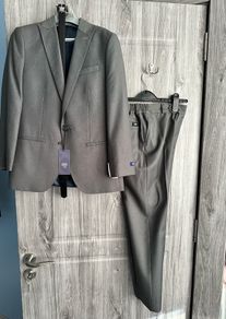 BNWT 1880 Club Suit