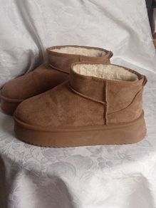 PRICE DROP Ladies Faux suede platform Ugg boots, Size 40/7, in  perfect condition
