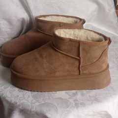 PRICE DROP Ladies Faux suede platform Ugg boots, Size 40/7, in  perfect condition