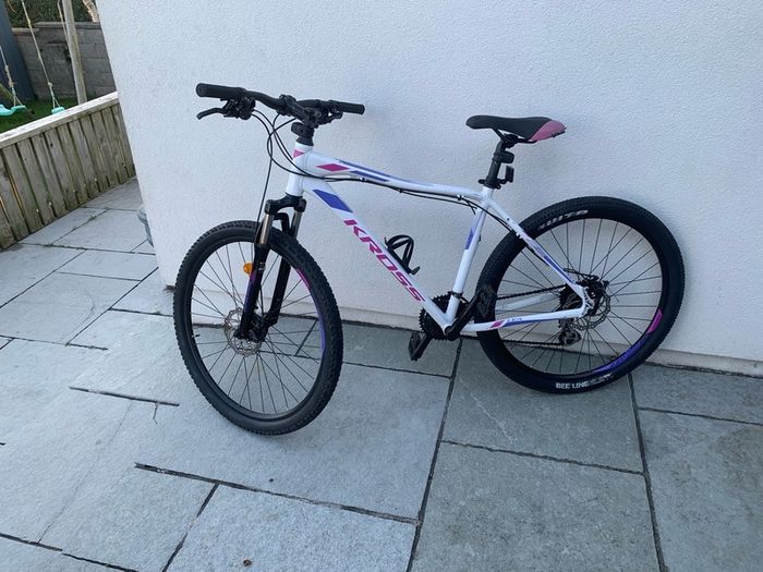 Woman's 27:5 inch bike