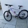 Woman's 27:5 inch bike Image 4