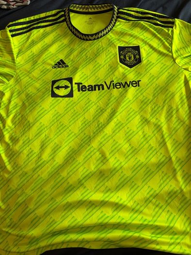 green  man utd jersey