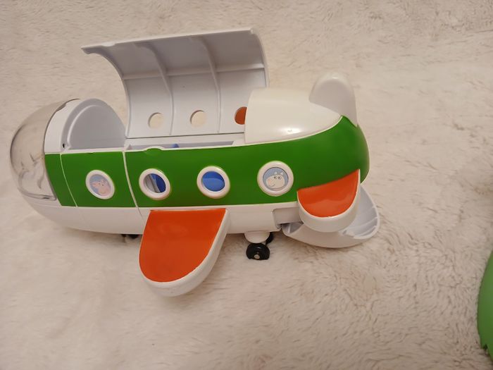 Peppa pig toys plane playground ice cream van scootter