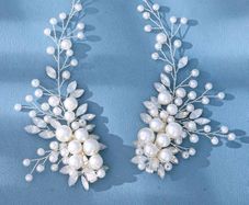 2 pearl hair clips