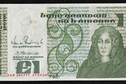 Ireland 1989 Queen Medb 1 Pound Banknote