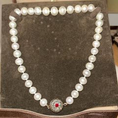 perl necklace